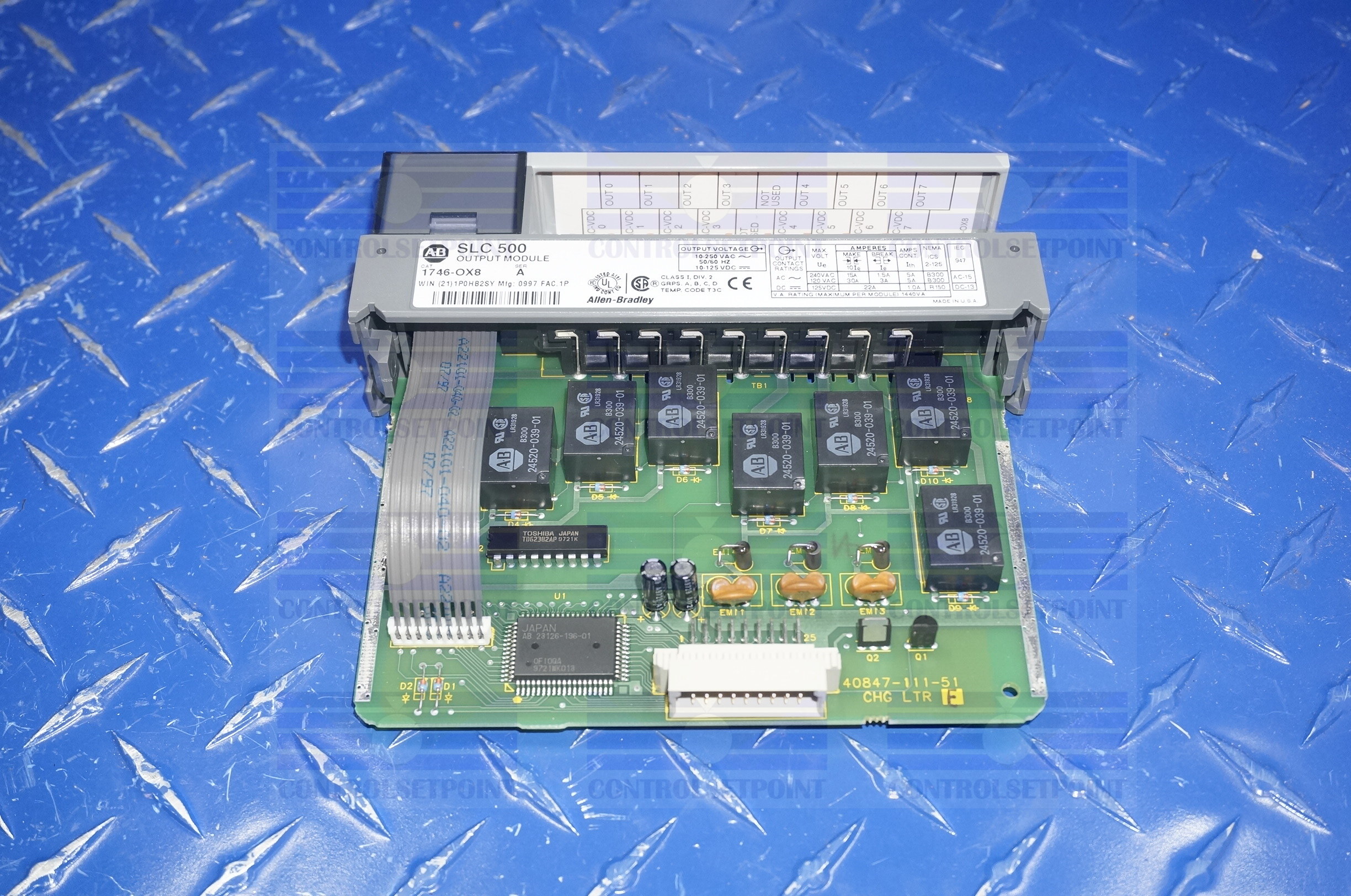 ALLEN BRADLEY SLC500 1746-OX8 OUTPUT MODULE