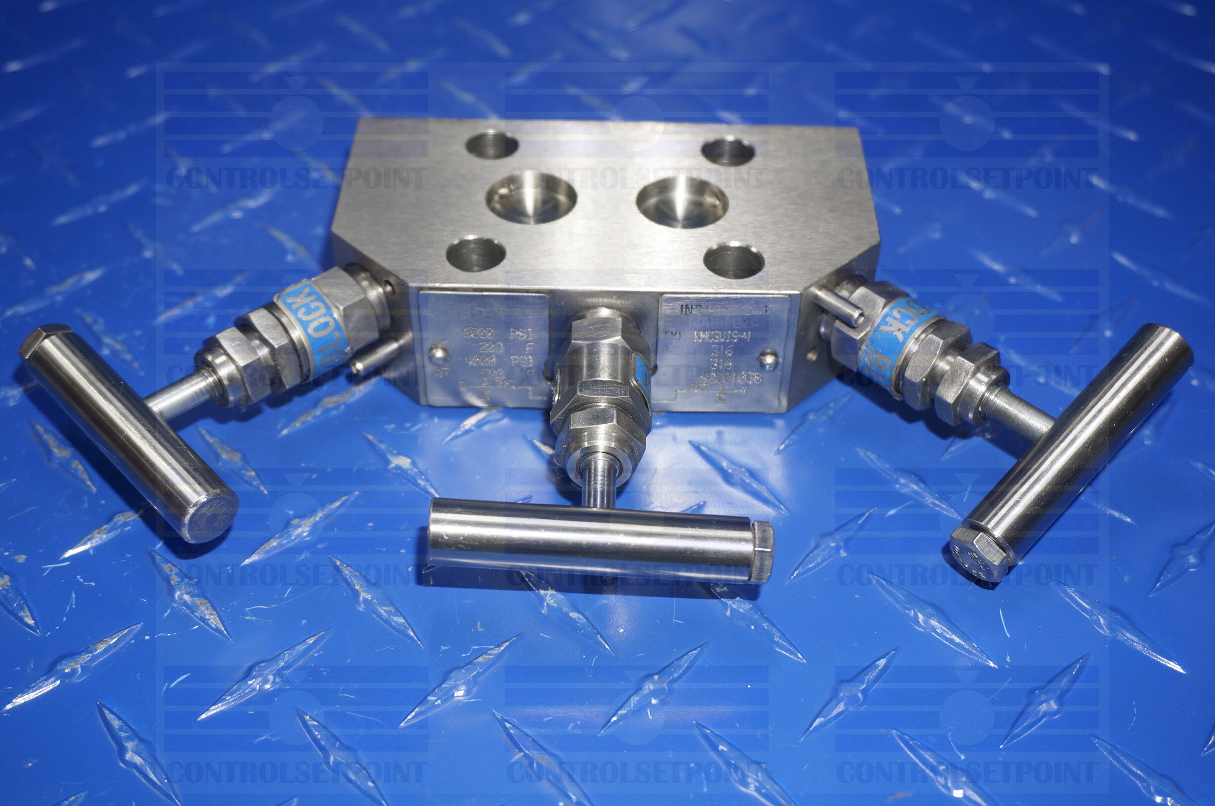 KEROTEST MANIFOLD KMC3VIS-4 NEW 3 VALVE MANIFOLD 